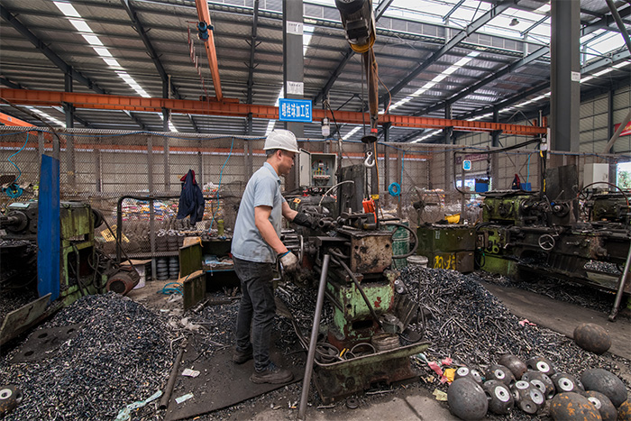 房山网架配件-螺栓球加工车间